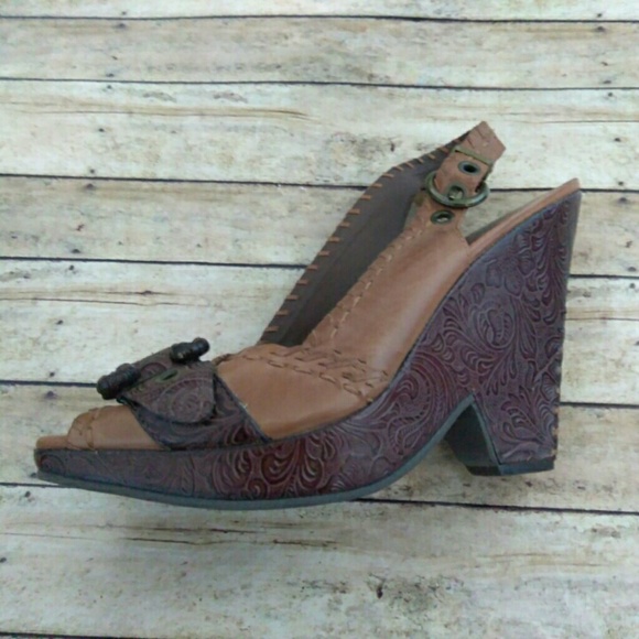 Brown Sandal Wedges Vince Camutto with Design - Picture 3 of 12